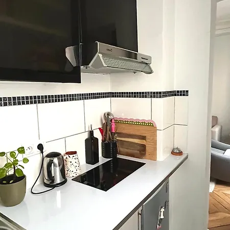 Haussmannien Au Coeur Du 11e Appartamento